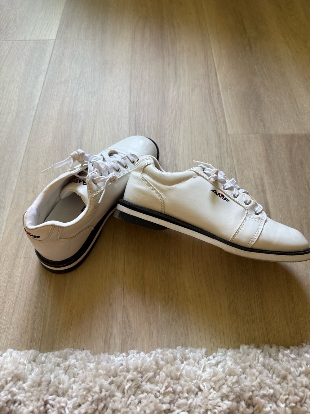 AMF women’s bowling shoes size 7